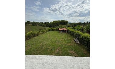 CASA CAMPESTRE PARA TERMINAR A TU GUSTO – A 3 MINUTOS DE ALCAL ✨