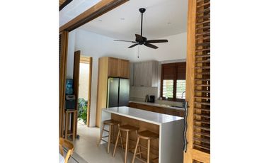 SE ARRIENDA X NOCHE CASA EN VILLETA  375M2