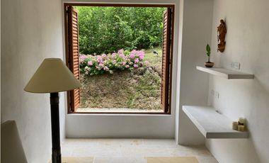 SE ARRIENDA X NOCHE CASA EN VILLETA  375M2