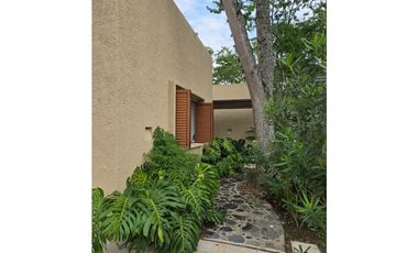 SE ARRIENDA X NOCHE CASA EN VILLETA  375M2