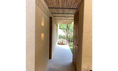 SE ARRIENDA X NOCHE CASA EN VILLETA  375M2