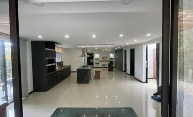 Casa Independiente en Arriendo Envigado sector Loma de la Montaña