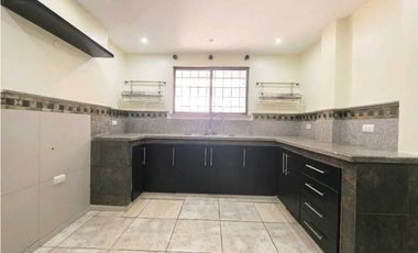 Vendo Casa en ciudad del sol, remodelada 4 habitaciones
