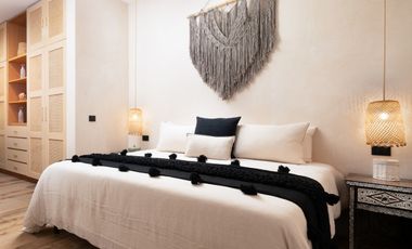 LUJOSA VILLA BOHEMIA