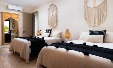 LUJOSA VILLA BOHEMIA