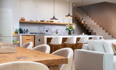 LUJOSA VILLA BOHEMIA