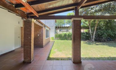 VENTA CASA 7 AMBIENTES DOS COCHERAS PARQUE Y PARRILLA VILLA ADELINA