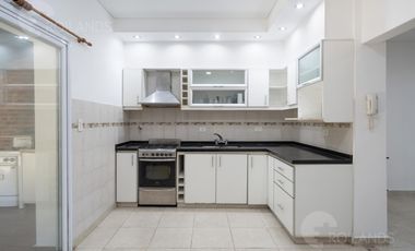 VENTA CASA 7 AMBIENTES DOS COCHERAS PARQUE Y PARRILLA VILLA ADELINA