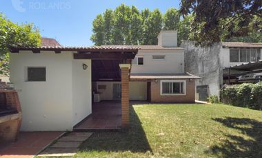 VENTA CASA 7 AMBIENTES DOS COCHERAS PARQUE Y PARRILLA VILLA ADELINA