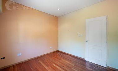 VENTA CASA 7 AMBIENTES DOS COCHERAS PARQUE Y PARRILLA VILLA ADELINA