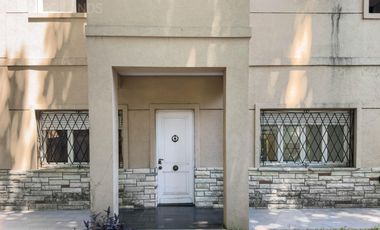 VENTA CASA 7 AMBIENTES DOS COCHERAS PARQUE Y PARRILLA VILLA ADELINA