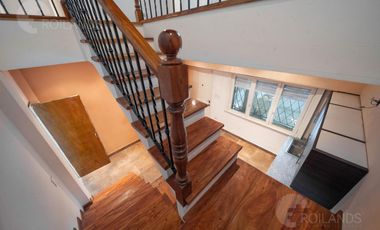 VENTA CASA 7 AMBIENTES DOS COCHERAS PARQUE Y PARRILLA VILLA ADELINA