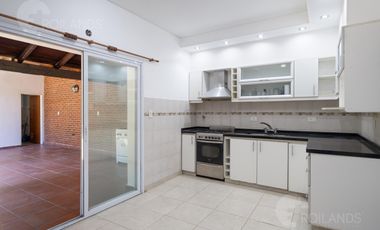 VENTA CASA 7 AMBIENTES DOS COCHERAS PARQUE Y PARRILLA VILLA ADELINA