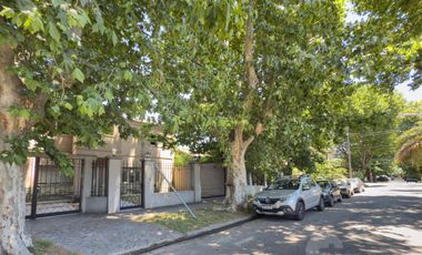 VENTA CASA 7 AMBIENTES DOS COCHERAS PARQUE Y PARRILLA VILLA ADELINA