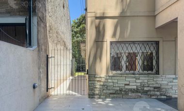 VENTA CASA 7 AMBIENTES DOS COCHERAS PARQUE Y PARRILLA VILLA ADELINA