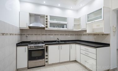 VENTA CASA 7 AMBIENTES DOS COCHERAS PARQUE Y PARRILLA VILLA ADELINA