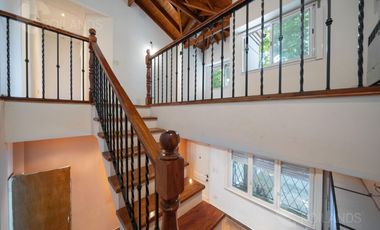 VENTA CASA 7 AMBIENTES DOS COCHERAS PARQUE Y PARRILLA VILLA ADELINA