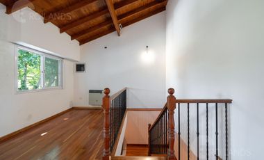 VENTA CASA 7 AMBIENTES DOS COCHERAS PARQUE Y PARRILLA VILLA ADELINA