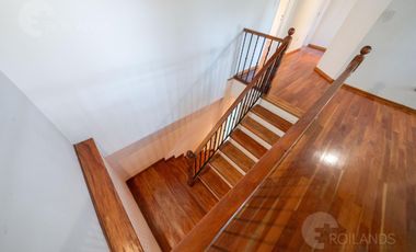 VENTA CASA 7 AMBIENTES DOS COCHERAS PARQUE Y PARRILLA VILLA ADELINA