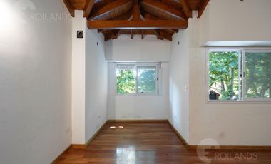 VENTA CASA 7 AMBIENTES DOS COCHERAS PARQUE Y PARRILLA VILLA ADELINA