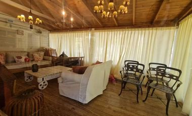 Casa en venta - 2 Dormitorios 2 Baños - 1045mts2 - Carilo