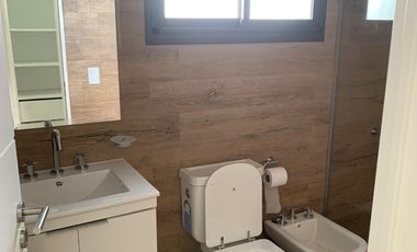 ALQUILO Dúplex 3 dorm. en DOCTA etapa 1 - 3 baños ingreso para vehículo patio c/asador