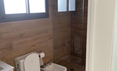 ALQUILO Dúplex 3 dorm. en DOCTA etapa 1 - 3 baños ingreso para vehículo patio c/asador