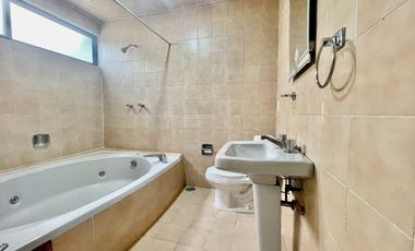 SE RENTA DEPARTAMENTO EN BOSQUE DE LAS LOMAS