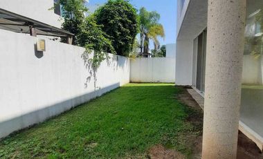 CASA EN RETA EN  COTO I SOLARES  ZAPOPAN