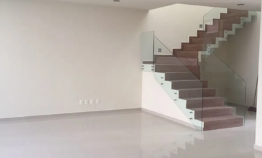 CASA EN RETA EN  COTO I SOLARES  ZAPOPAN