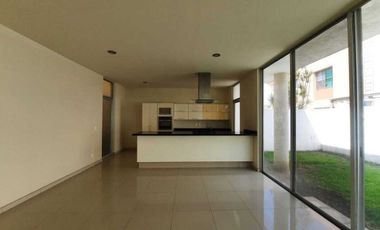 CASA EN RETA EN  COTO I SOLARES  ZAPOPAN