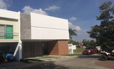 CASA EN RETA EN  COTO I SOLARES  ZAPOPAN