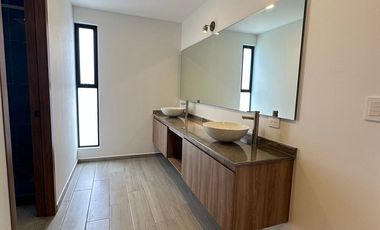 CASA NUEVA EN RENTA LOMAS DE ANGELOPOLIS III