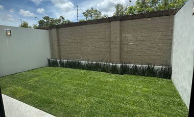 CASA NUEVA EN RENTA LOMAS DE ANGELOPOLIS III