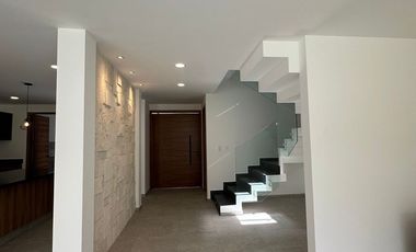CASA NUEVA EN RENTA LOMAS DE ANGELOPOLIS III