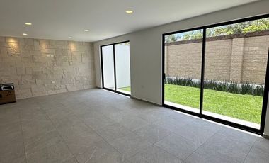 CASA NUEVA EN RENTA LOMAS DE ANGELOPOLIS III