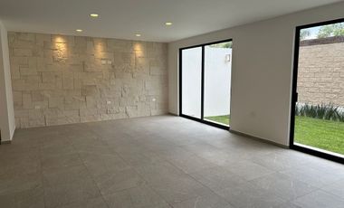 CASA NUEVA EN RENTA LOMAS DE ANGELOPOLIS III