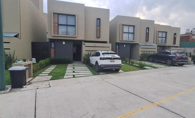 Venta de casa en San Mateo Otzacatipan , con salòn comunal