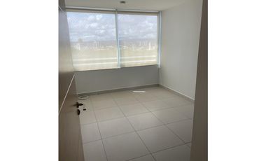 Alquiler: 3 habitaciones en Edificio Tee One, al lado del Parque Omar