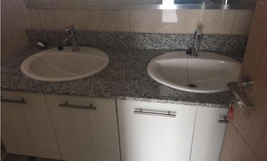 Alquiler: 3 habitaciones en Edificio Tee One, al lado del Parque Omar