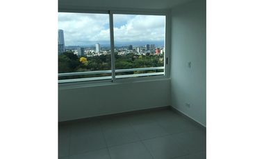 Alquiler: 3 habitaciones en Edificio Tee One, al lado del Parque Omar