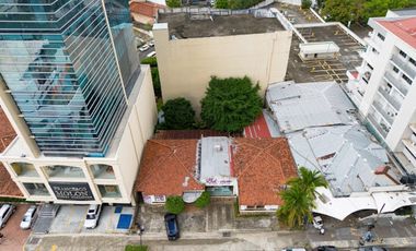 Se Vende Casa de 901m2 en Ave. Aquilino de La Guardia, Bella Vista