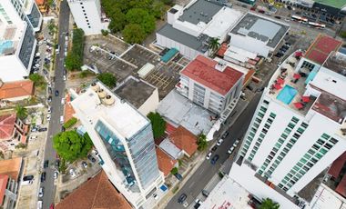 Se Vende Casa de 901m2 en Ave. Aquilino de La Guardia, Bella Vista