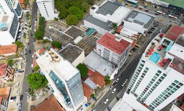 Se Vende Casa de 901m2 en Ave. Aquilino de La Guardia, Bella Vista