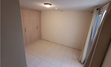 ALQUILER DE APARTAMENTO EN VERSALLES VACIO