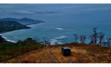 REMATE DE  FINCA EN PLAYA CAMBUTAL LOS SANTOS FRENTE AL MAR