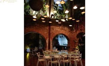 VENTA LOCAL COMERCIAL EN CASCO ANTIGUO