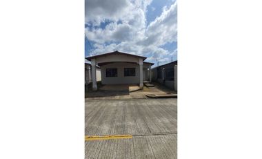 VENTA DE CASA EN BRISAS DEL GOLF ARRAIJAN