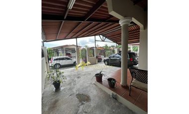 VENTA CASA EN BRISAS DEL GOLF REMODELADA