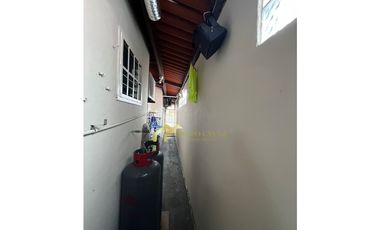 VENTA CASA EN BRISAS DEL GOLF REMODELADA